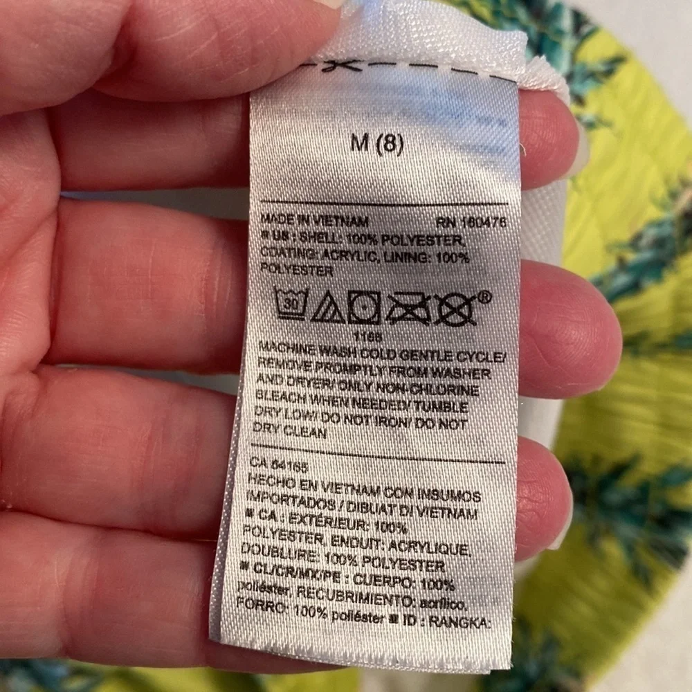 Old Navy swim trunks lined pineapple print elastic waist lined size medium